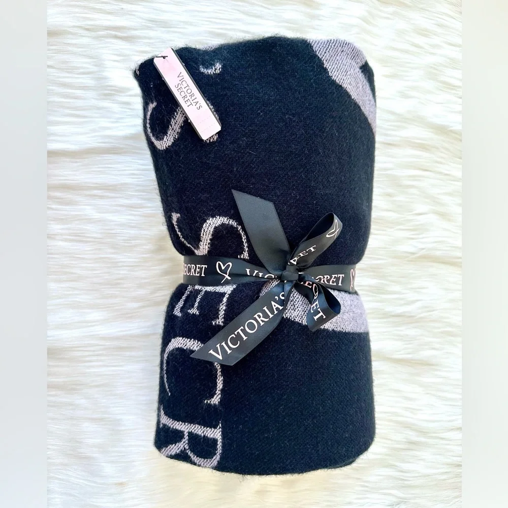 VS LUXURY THROW